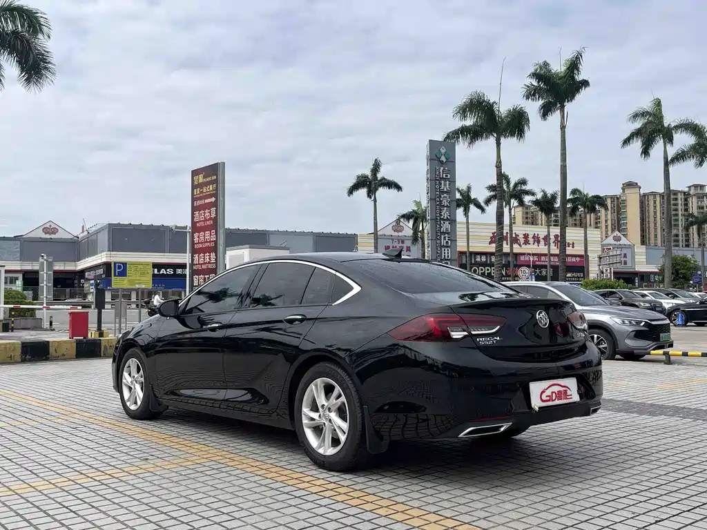 Buick Regal — миниатюра 6