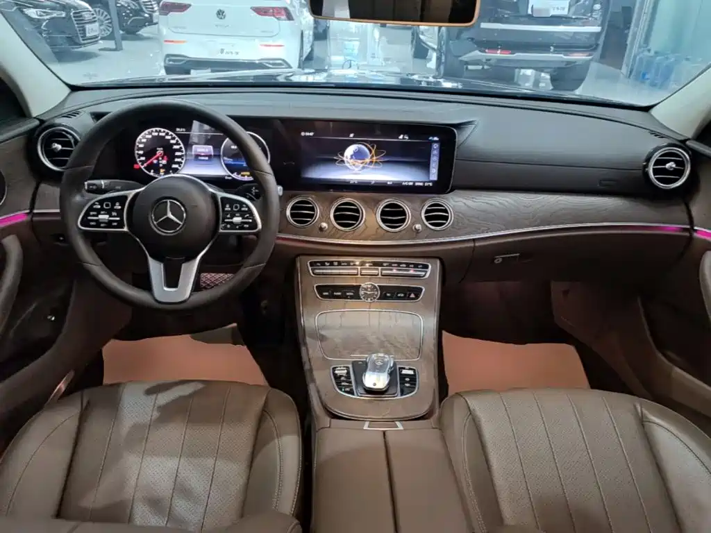 Mercedes-Benz E-Class — миниатюра 10