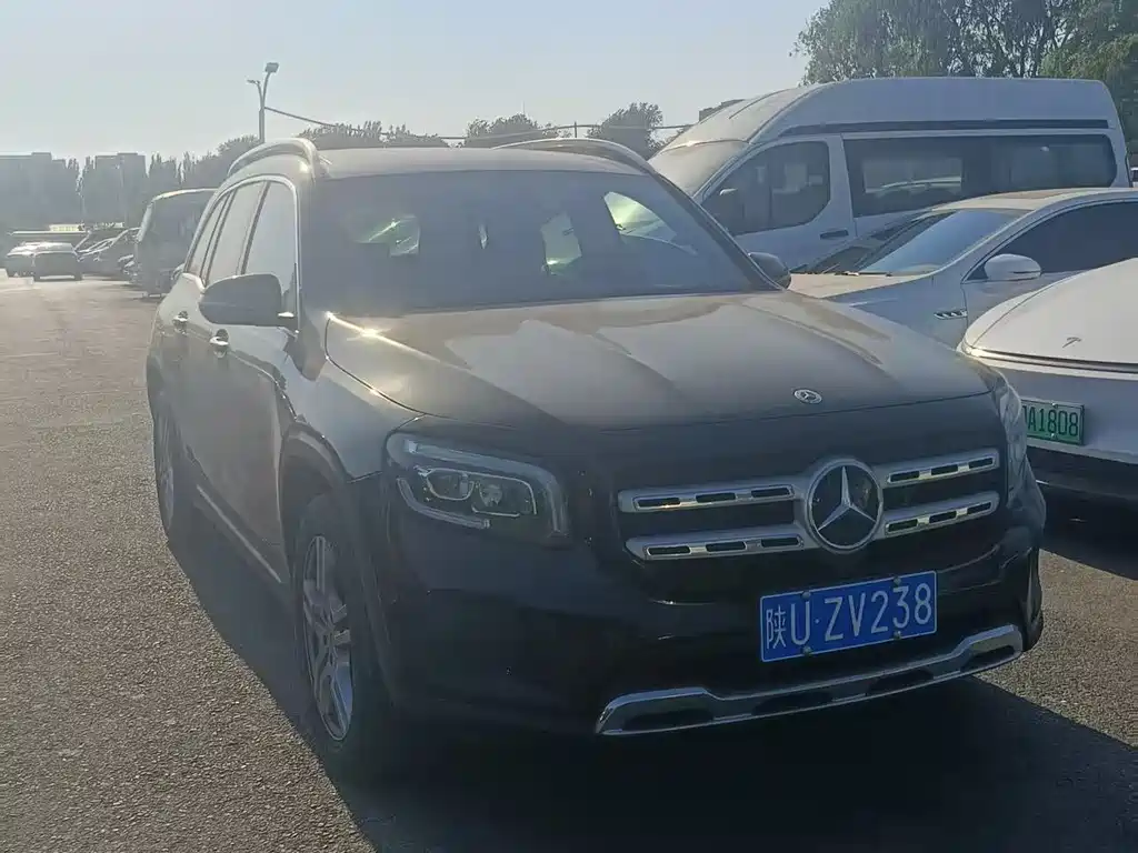 Mercedes-Benz GLB 2021