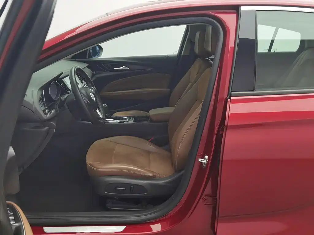 Buick Regal — миниатюра 10