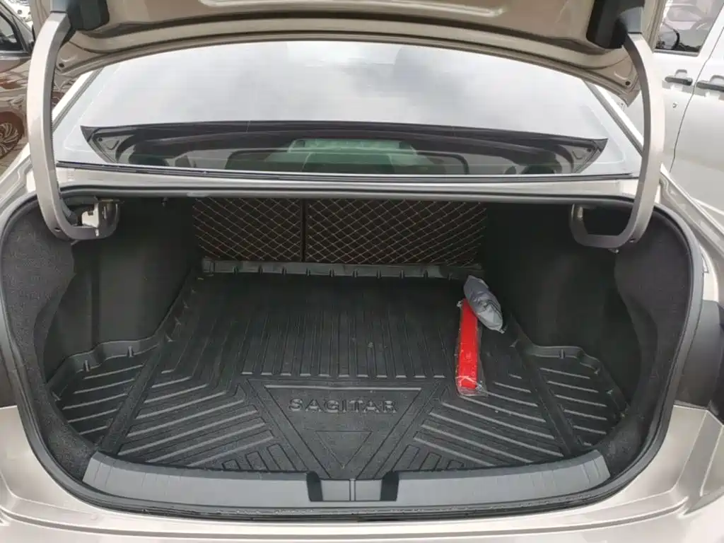 Volkswagen Sagitar — миниатюра 19