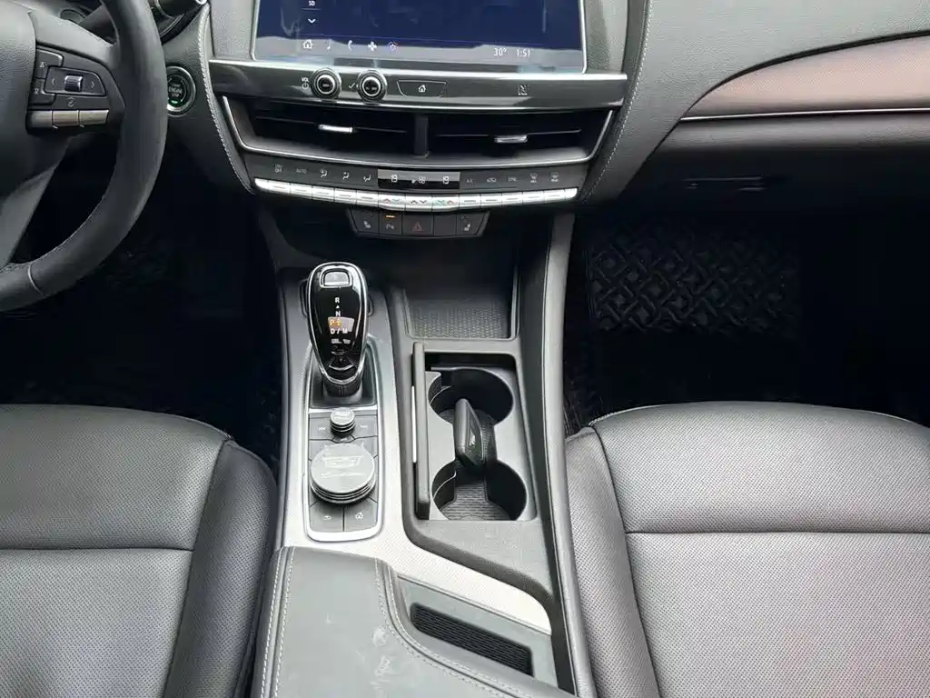 Cadillac CT5 — миниатюра 16