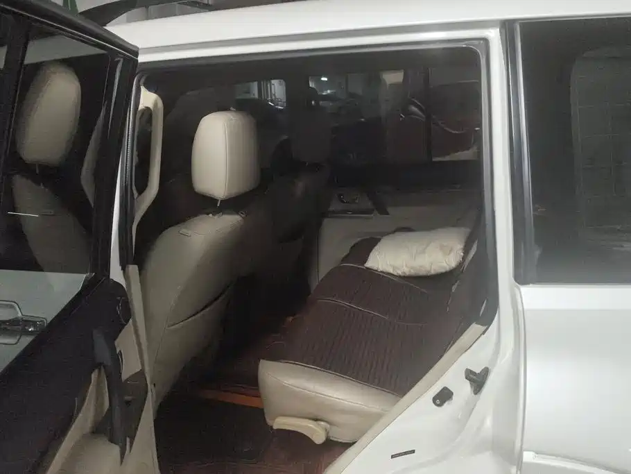 Mitsubishi Pajero (Import) — миниатюра 11
