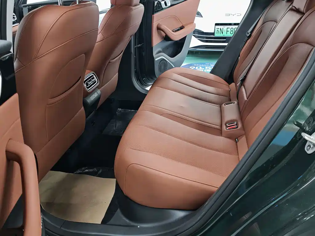 Geely Emgrand 2026 5 1.5T DCT Luxury