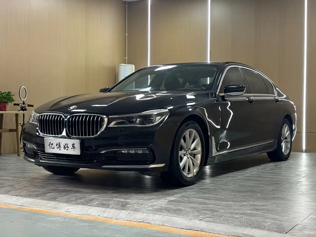 BMW 7 Series — миниатюра 2