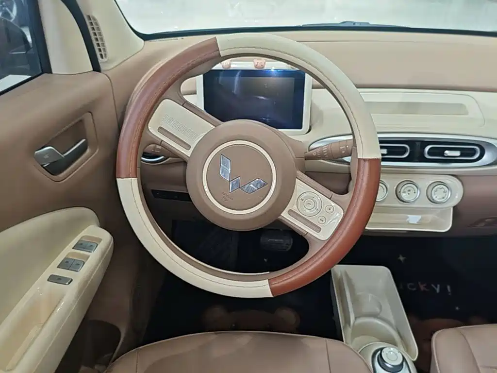 Wuling MINIEV — миниатюра 11