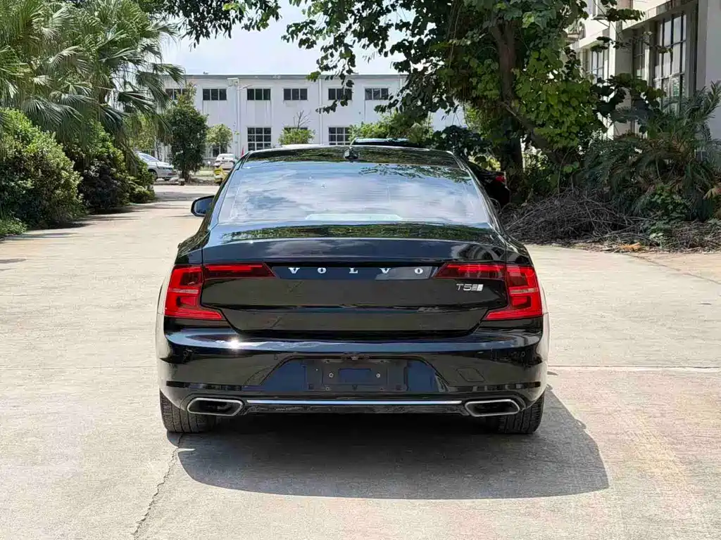 Volvo S90 — миниатюра 5