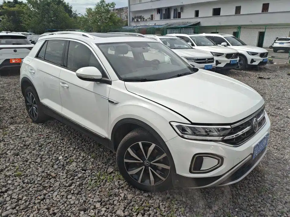 Volkswagen T-Roc — миниатюра 2