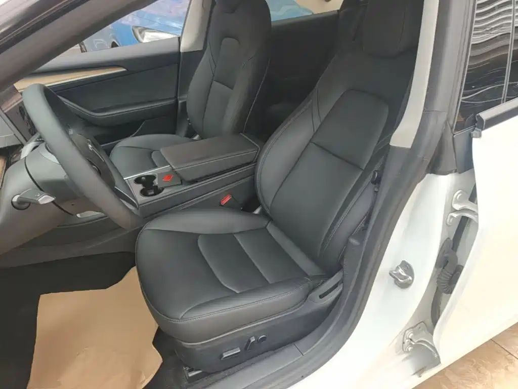 Tesla Model 3 — миниатюра 15