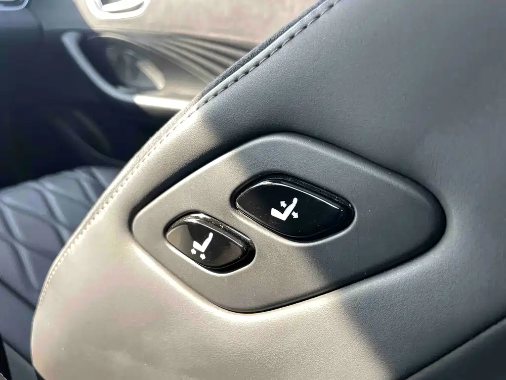 Roewe D7 — миниатюра 21