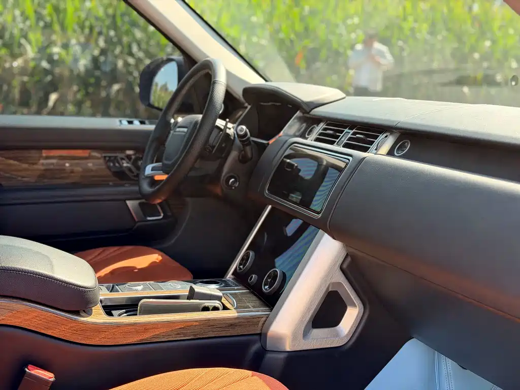 Land Rover Range Rover — миниатюра 5