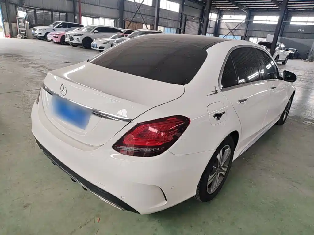 Mercedes-Benz C-Class — миниатюра 7