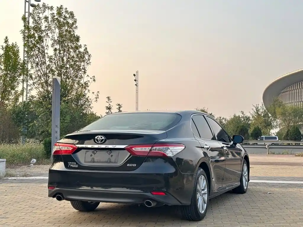 Toyota Camry — миниатюра 4