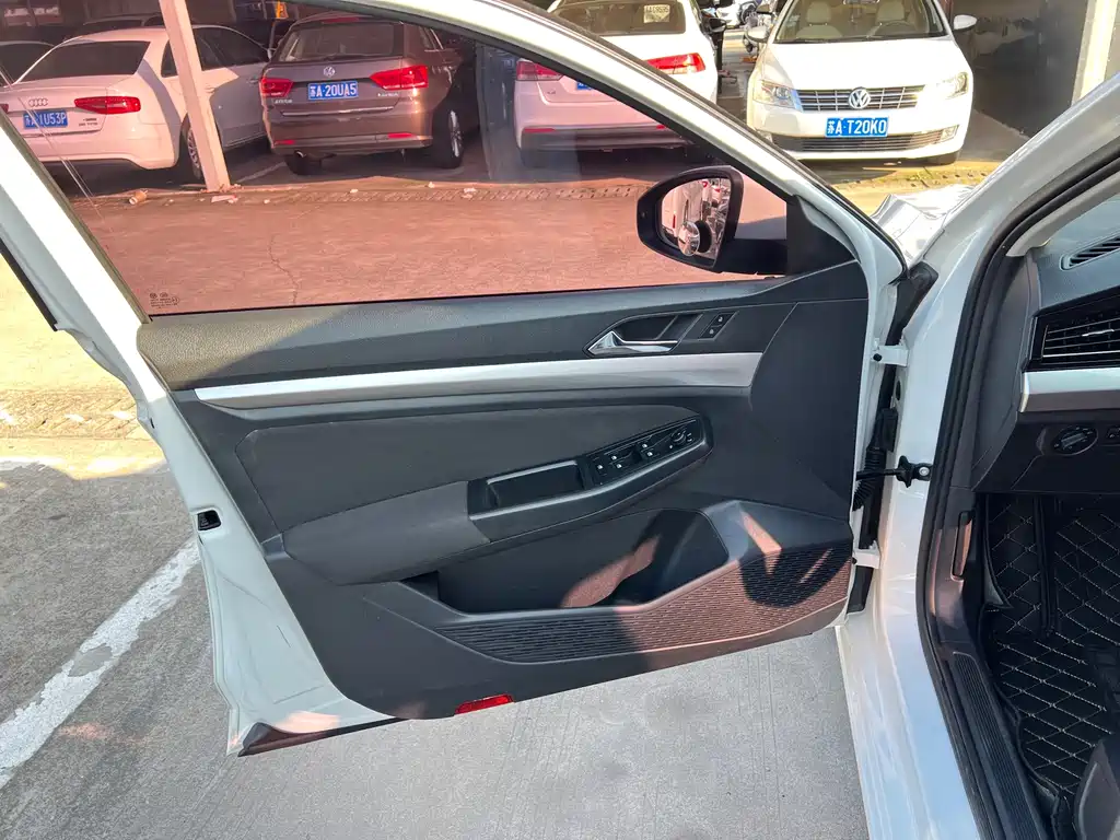 Volkswagen Bora — миниатюра 5