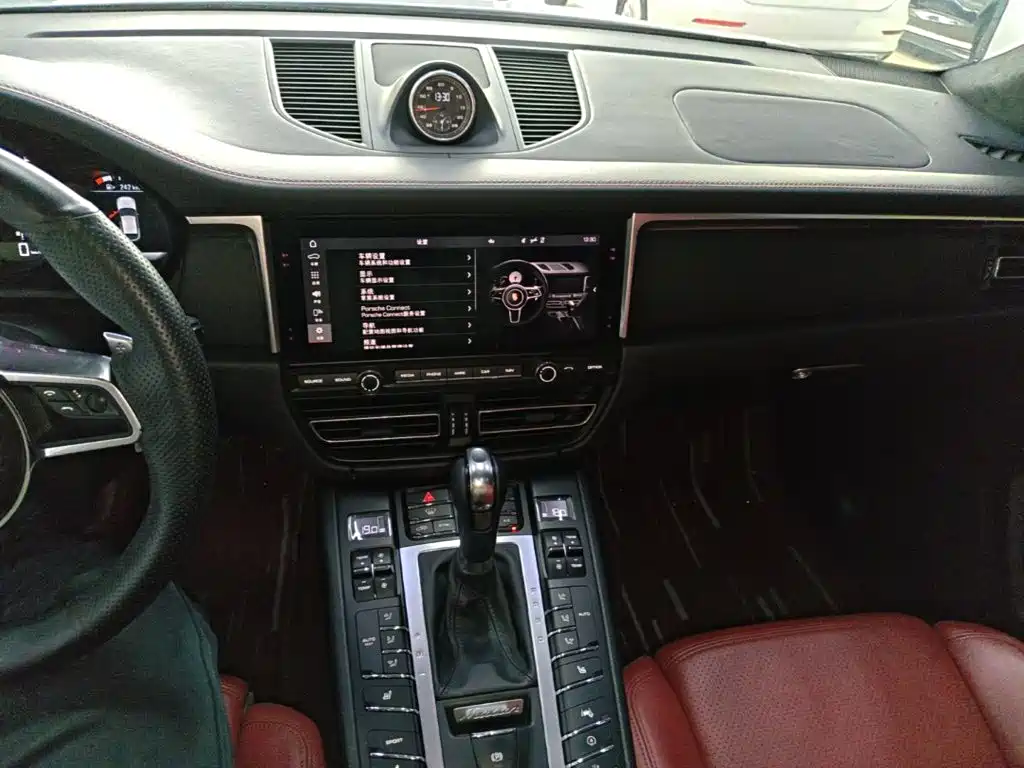 Porsche Macan — миниатюра 13