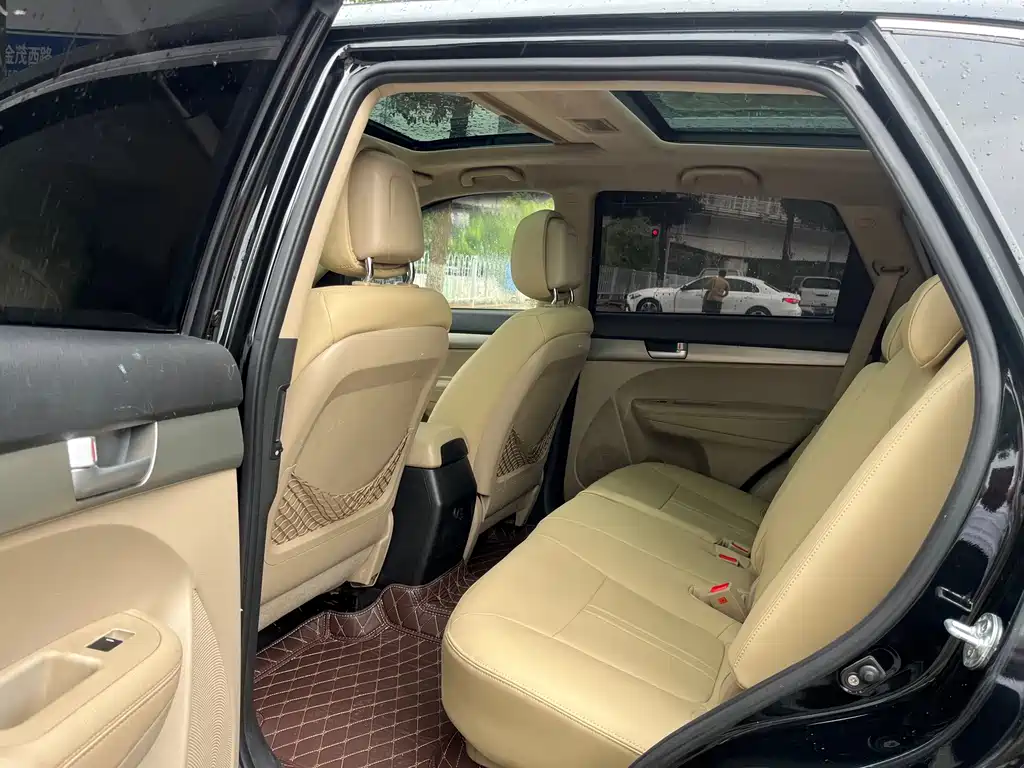 Kia Sorento — миниатюра 9