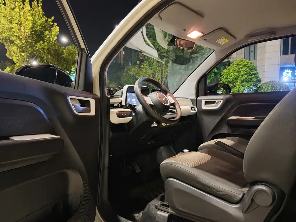 Wuling MINIEV — миниатюра 10