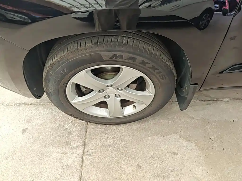 Geely Haoqing SUV — миниатюра 23