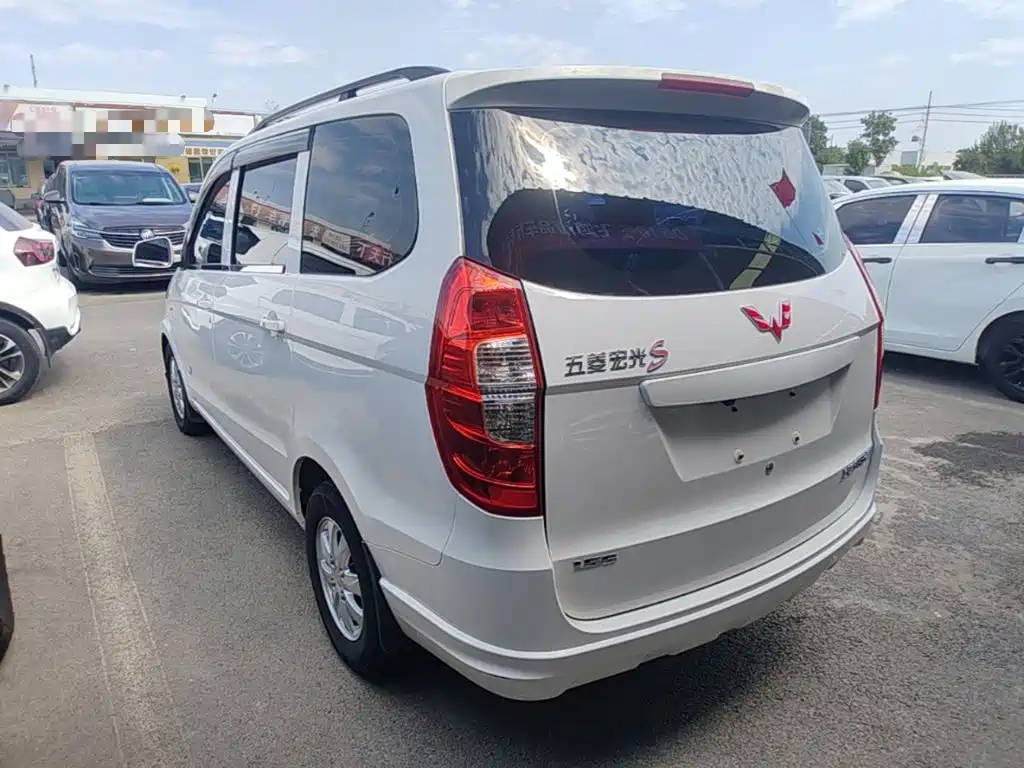 Wuling Hongguang — миниатюра 5
