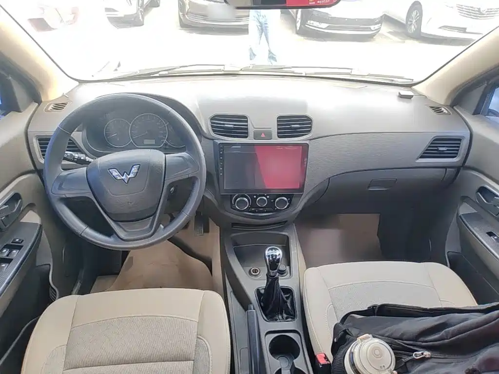 Wuling Hongguang — миниатюра 10