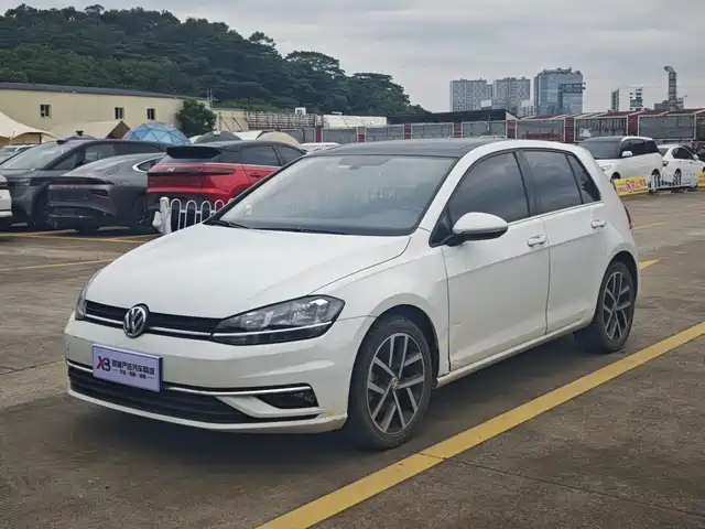 VOLKSWAGEN GOLF 2020