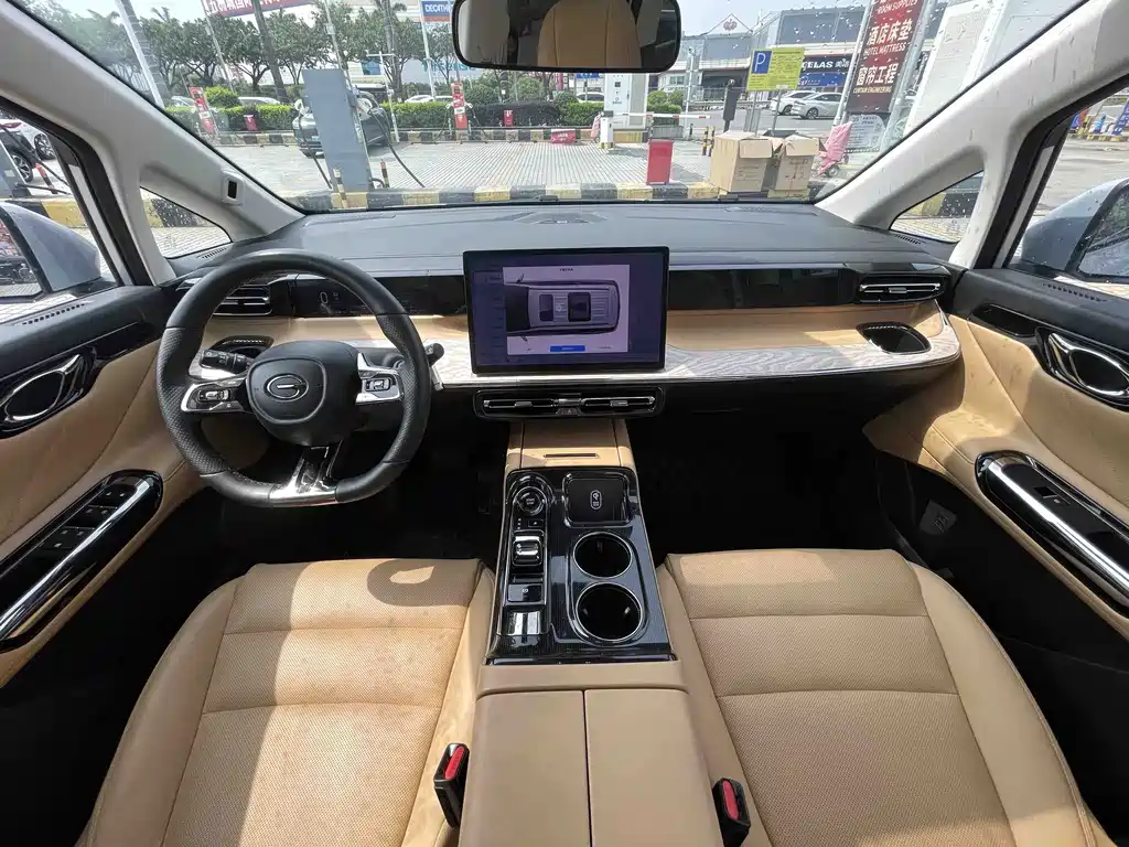GAC Motor Trumpchi E8 PHEV — миниатюра 9