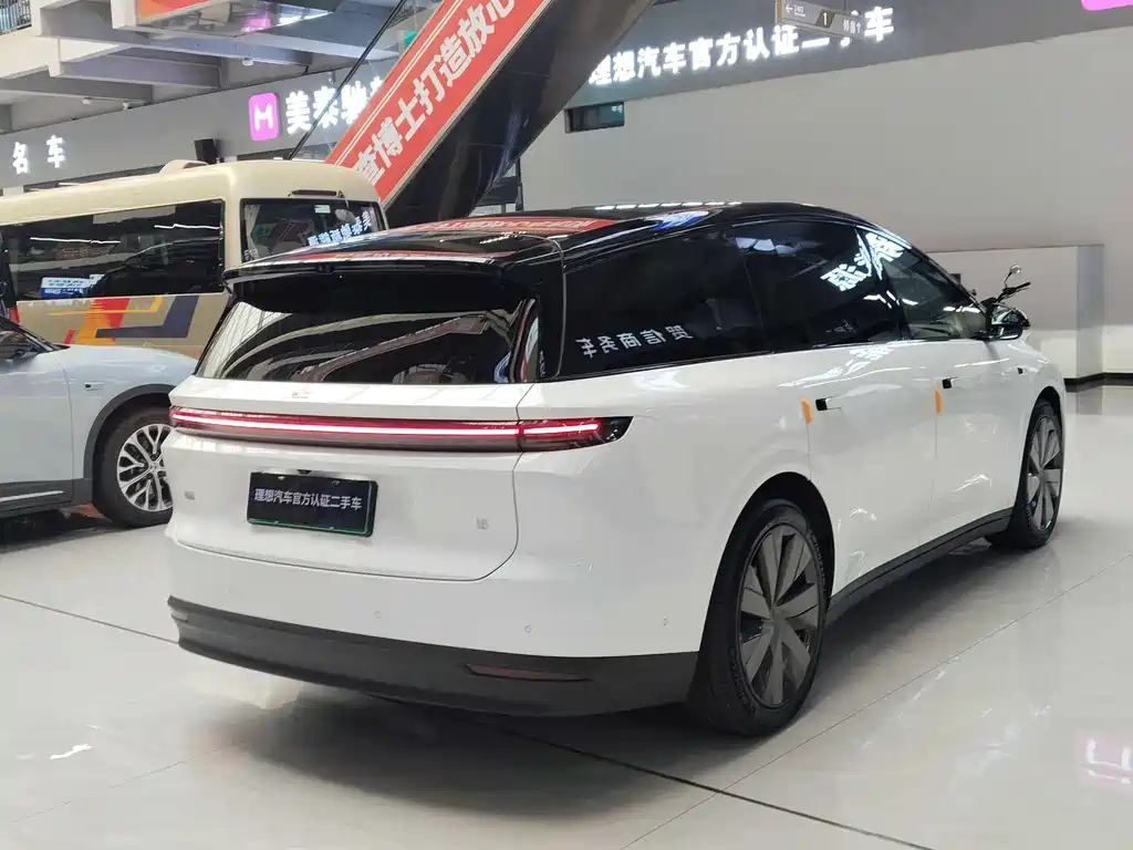 Li Auto i8 2025 Standard
