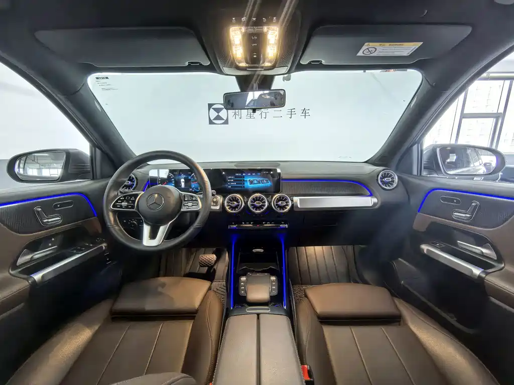 Mercedes-Benz GLB — миниатюра 11