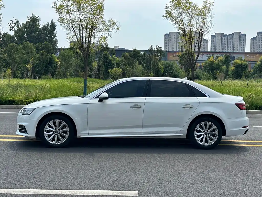 Audi A4L — миниатюра 4