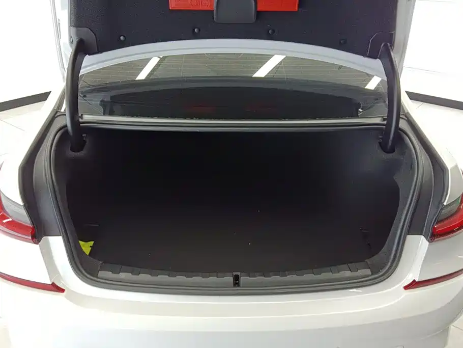 BMW 3 Series — миниатюра 4