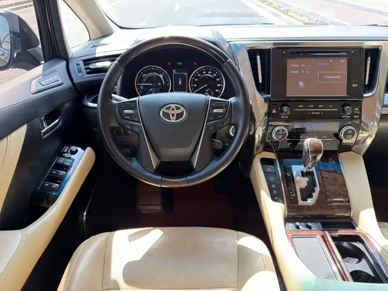 Toyota Alphard 2019 2.5L Luxury
