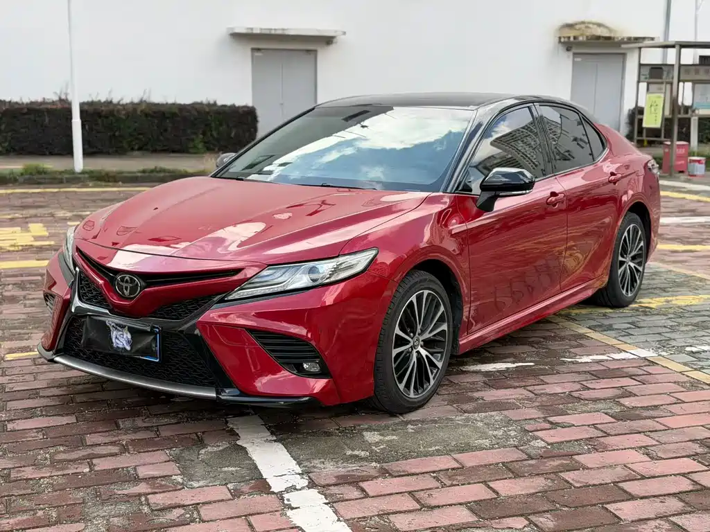 Toyota Camry — миниатюра 2