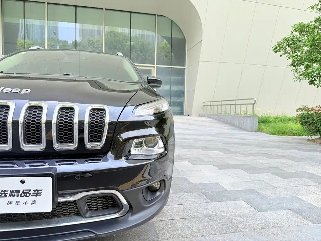 Jeep Cherokee — миниатюра 9