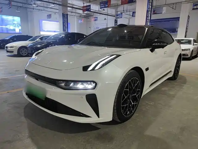 Zeekr 001 2025