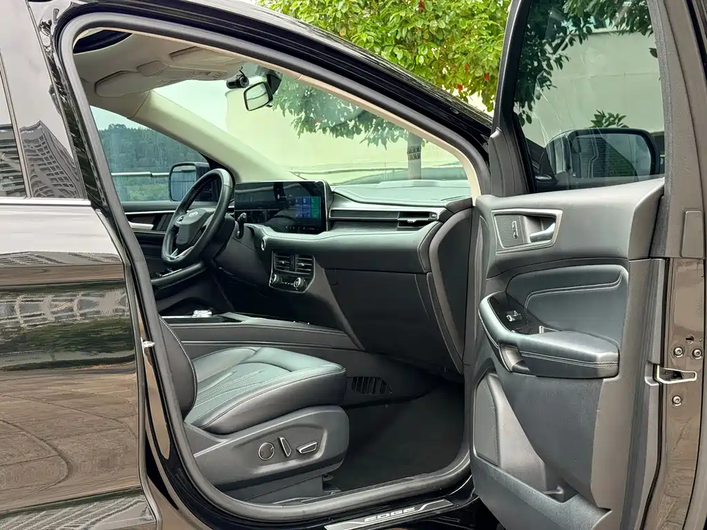 Ford Edge — миниатюра 11