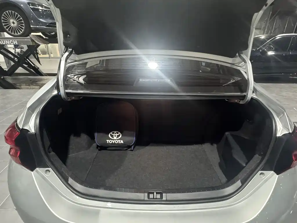 Toyota Levin Twin Engine E+ — миниатюра 10