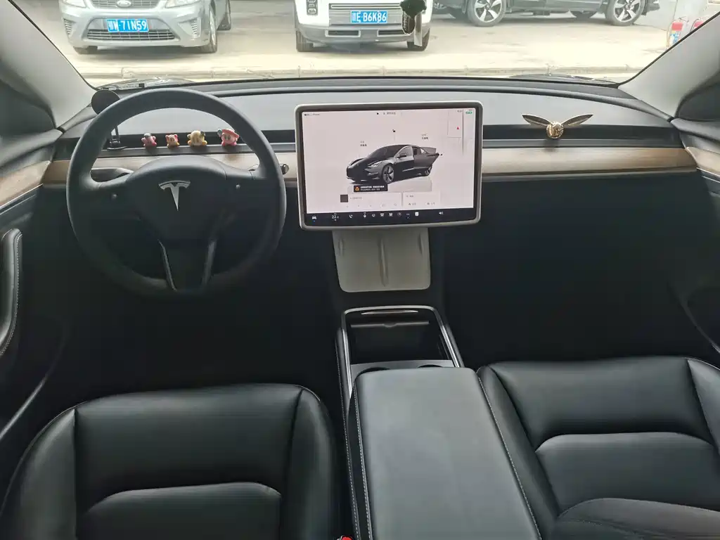 Tesla Model 3 — миниатюра 6