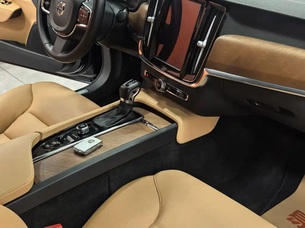 Volvo S90 — миниатюра 22
