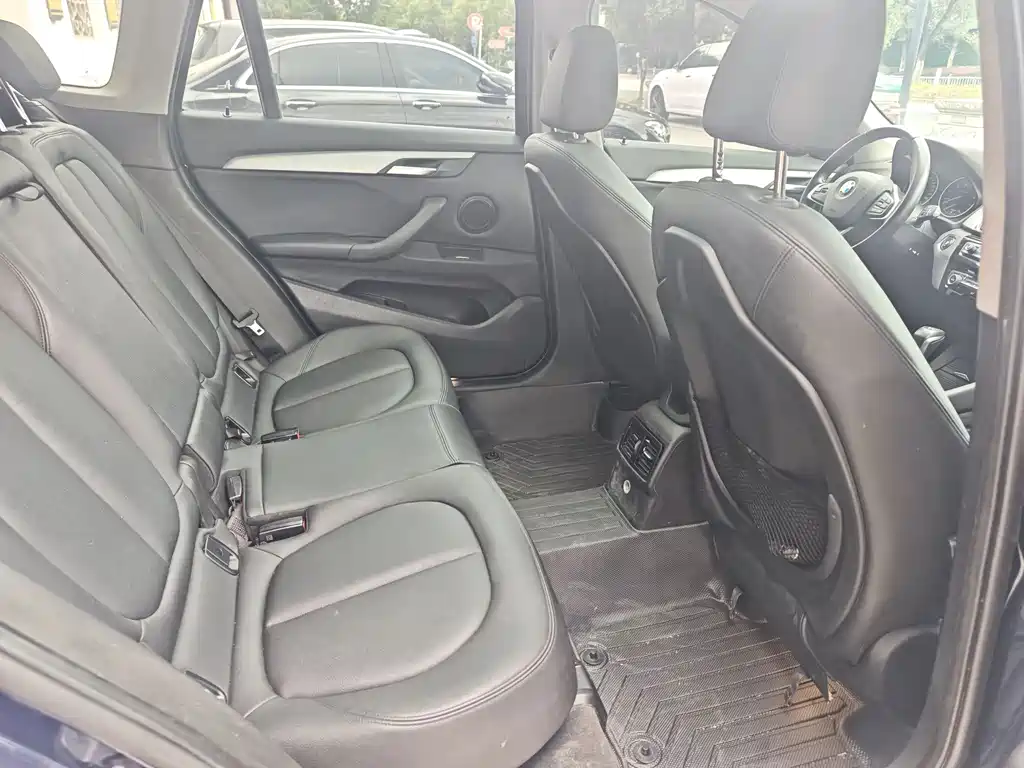 BMW X1 — миниатюра 10