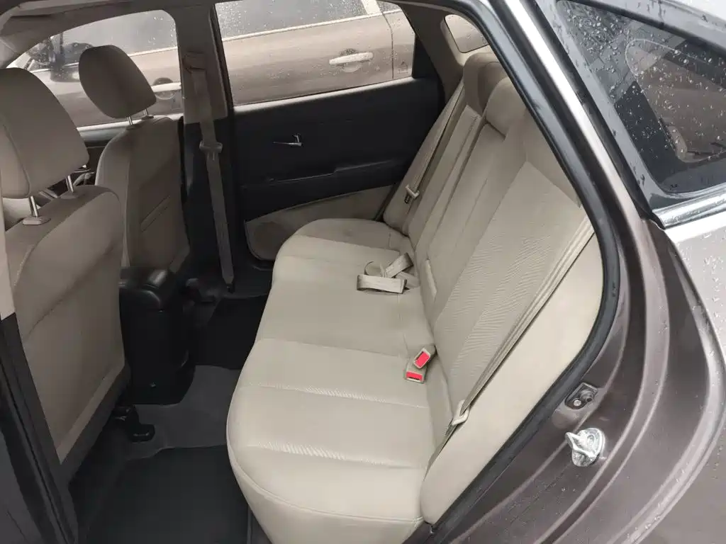 Hyundai Elantra — миниатюра 13