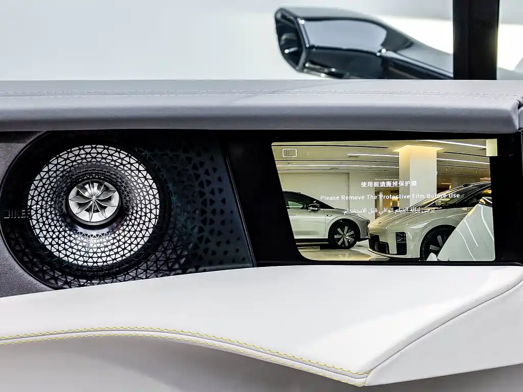 LOTUS SPORTS CAR EMEYA FLOWERS