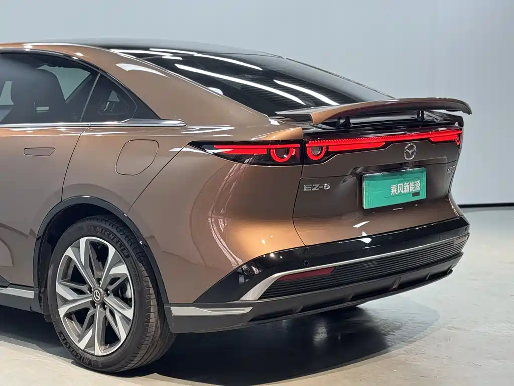 MAZDA EZ 6