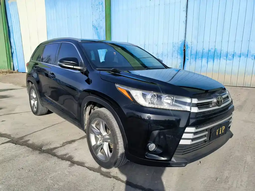 TOYOTA HIGHLANDER