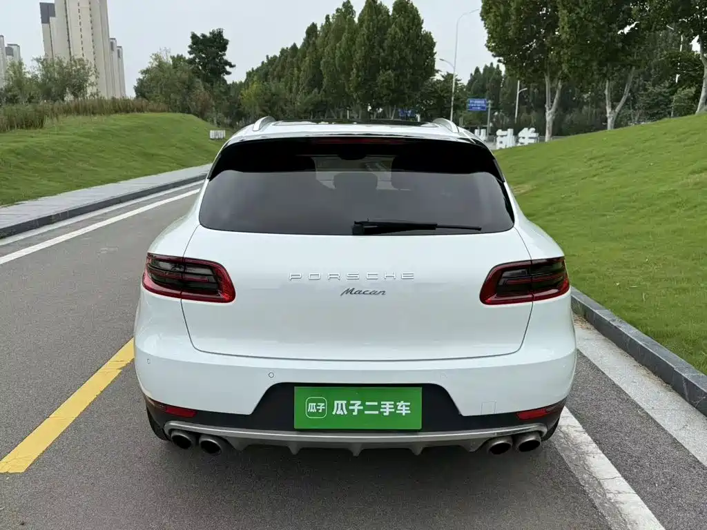 Porsche Macan — миниатюра 6