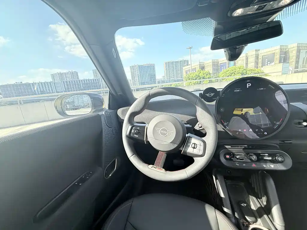 MINI MINI COOPER EV — миниатюра 10