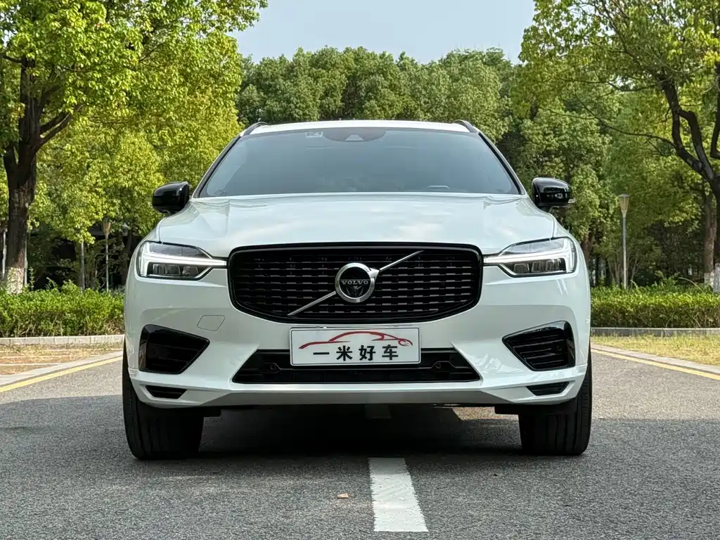 Volvo XC60 PHEV — миниатюра 2