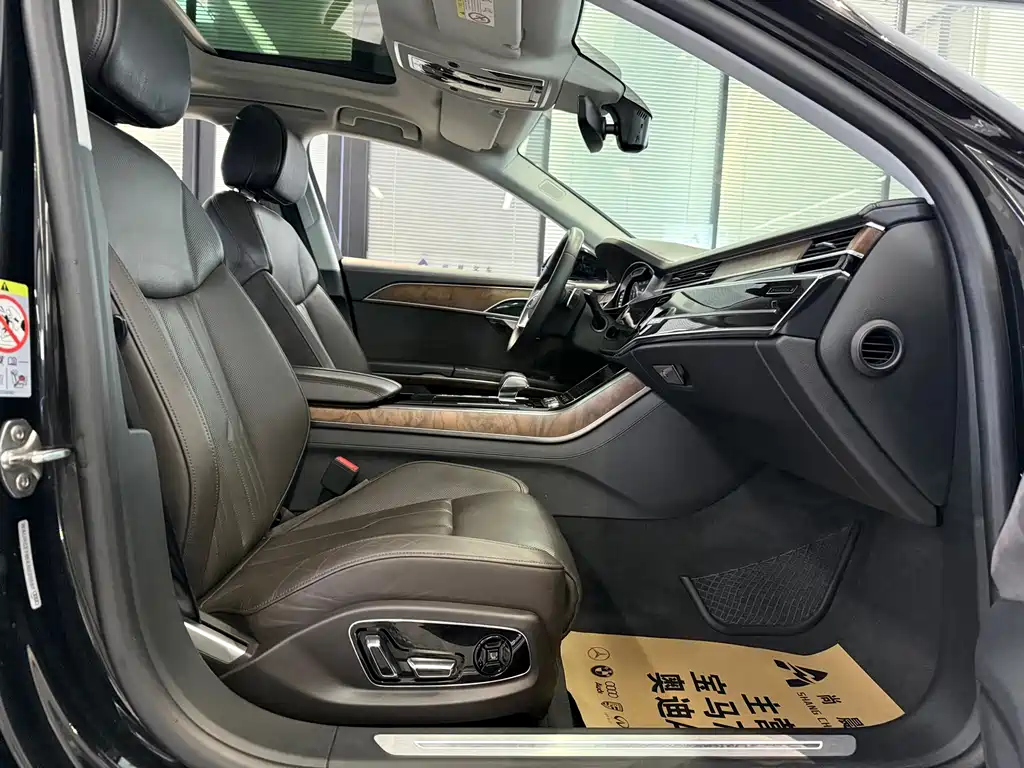 Audi A8 — миниатюра 8