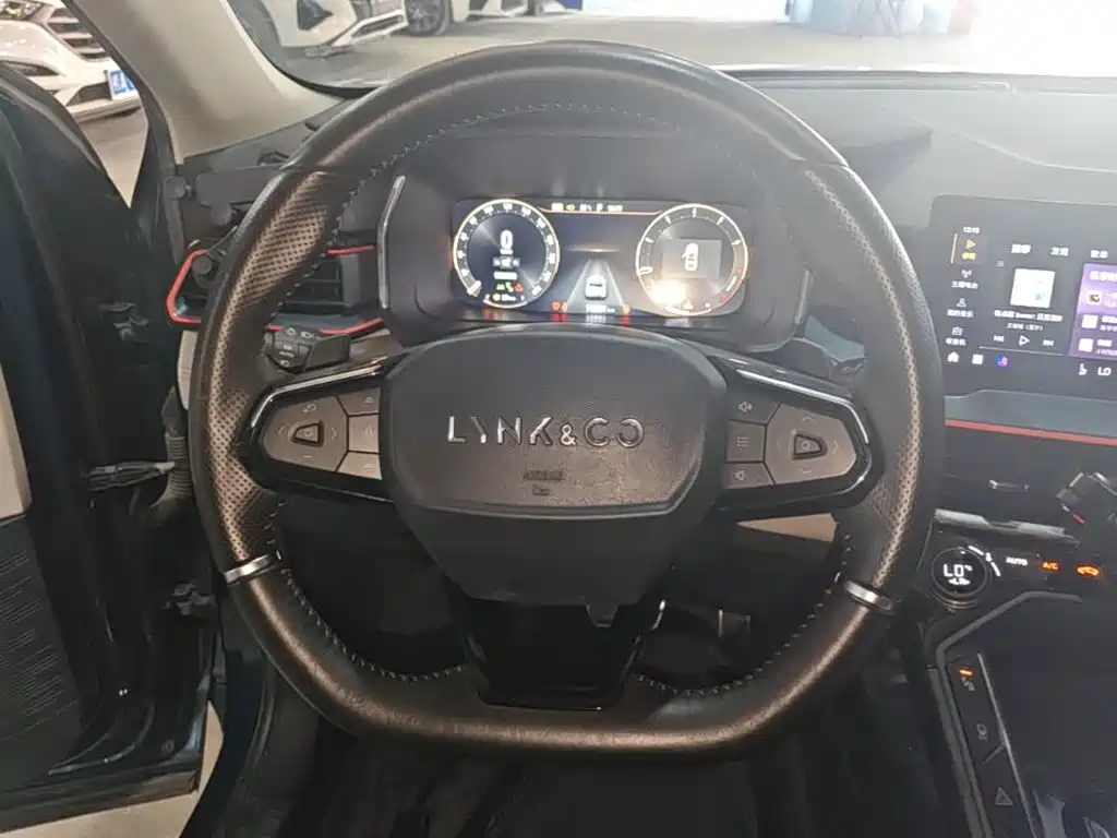 Lynk & Co 06 — миниатюра 11