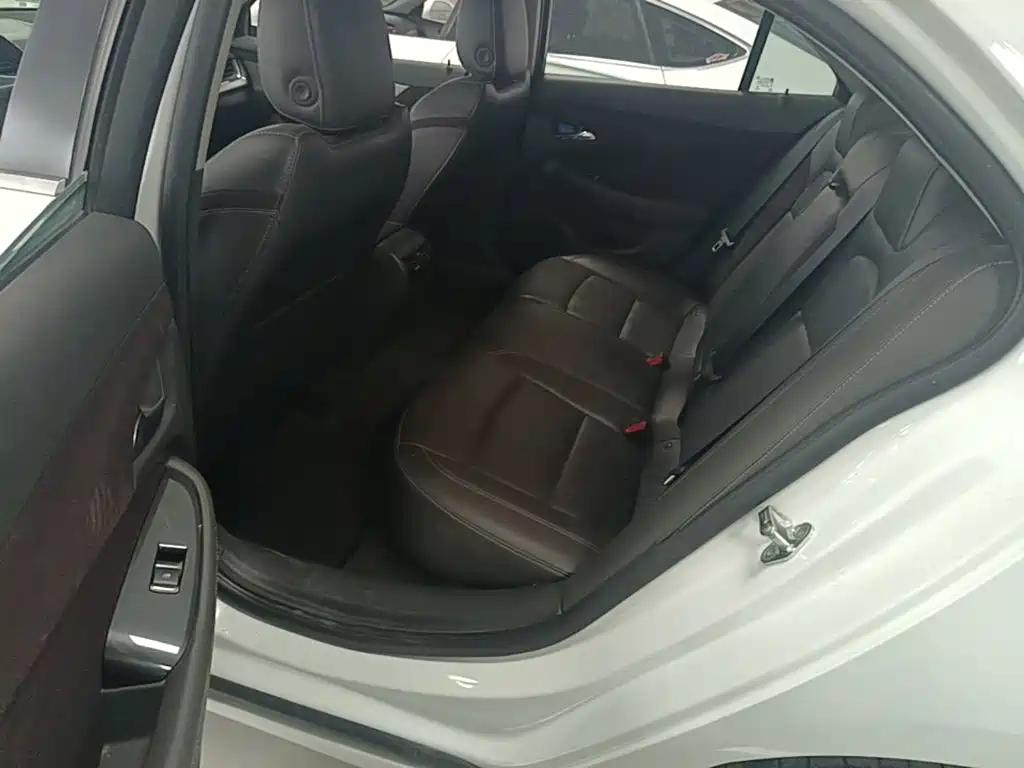 Chevrolet Malibu — миниатюра 17