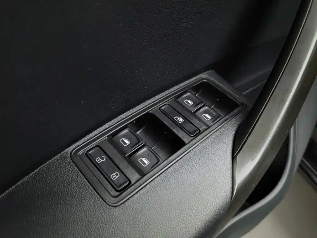 Volkswagen Santana — миниатюра 9